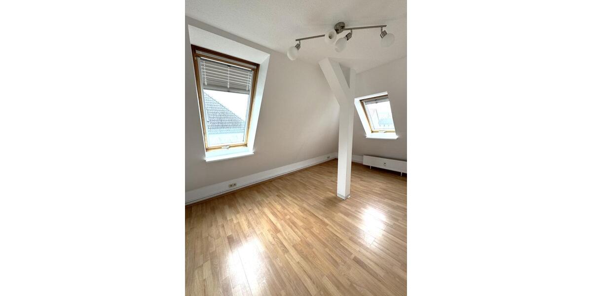 Dachgeschoßwohnung Barth - 2 Zimmer, 30 m&sup2;, 330&euro; | Angebot:25901365