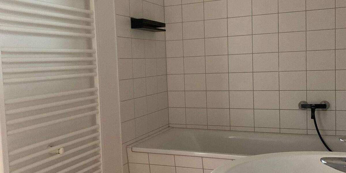 Etagenwohnung Stralsund Altstadt - 2 Zimmer, 72 m&sup2;, 720&euro; | Angebot:25682079