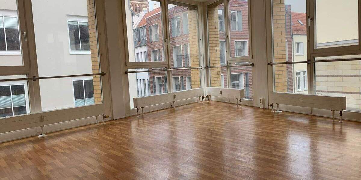 Etagenwohnung Stralsund Altstadt - 2 Zimmer, 72 m&sup2;, 720&euro; | Angebot:25682079