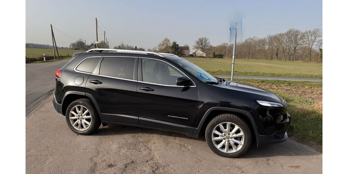 Jeep Cherokee 216.214 km 11.500 &euro; Garz/Rügen 18574