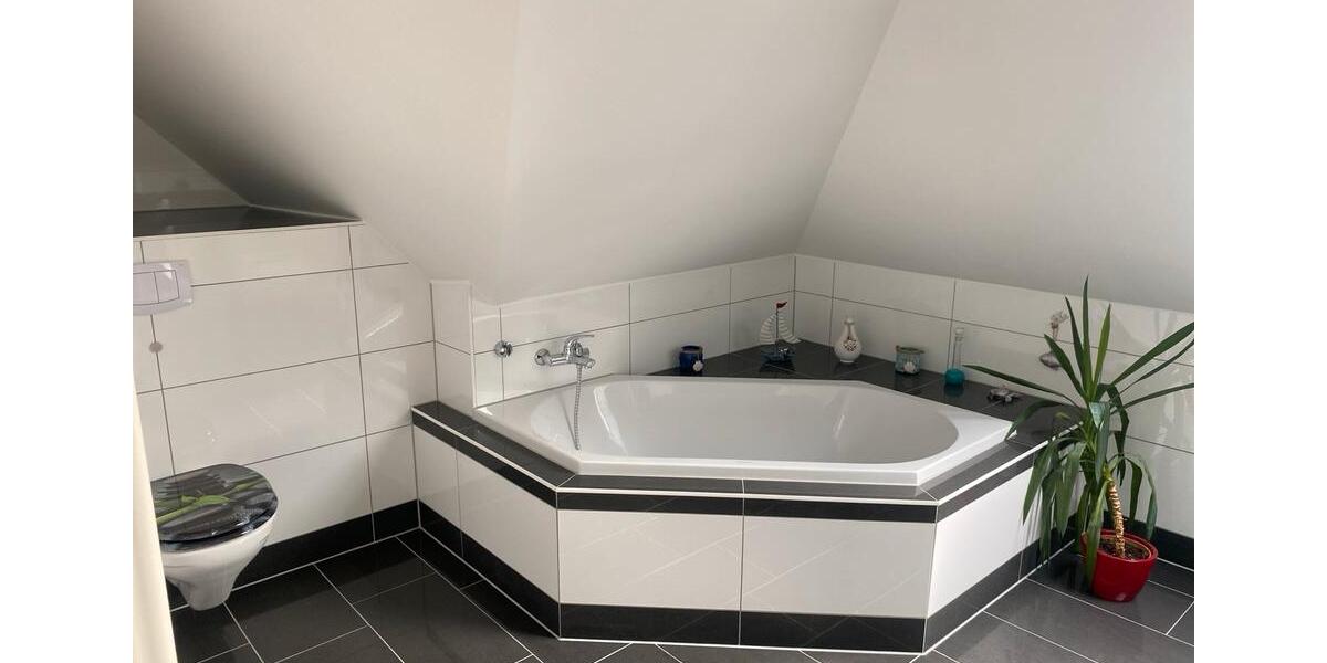 Dachgeschoßwohnung Sundhagen - 2 Zimmer, 50 m&sup2;, 650&euro; | Angebot:26489174