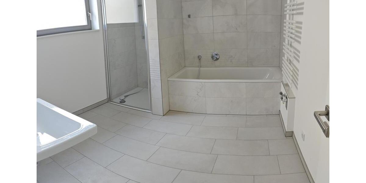 Etagenwohnung Stralsund - 3 Zimmer, 118 m&sup2;, 1.750&euro; | Angebot:26004976