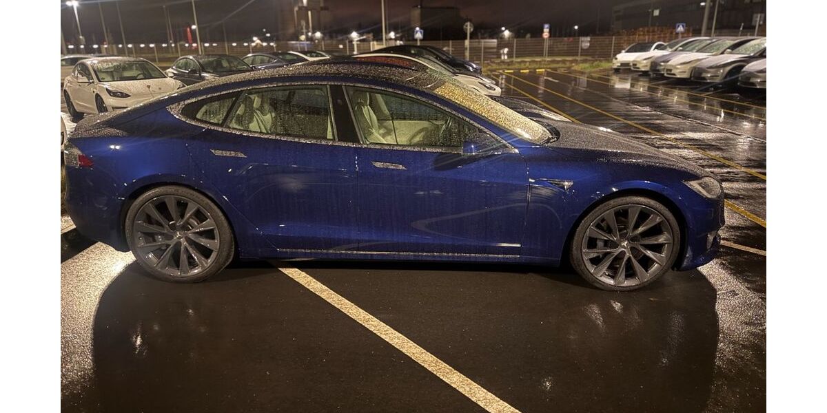 Tesla Model S 138.000 km 26.000 &euro; Stralsund 18439