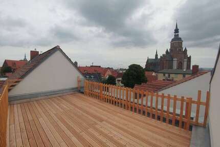 Wohnung Stralsund - 3 Zimmer, 118 m&sup2;, 1.750&euro; | Angebot:23555816