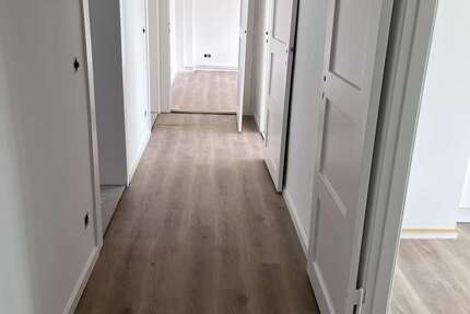 Wohnung Stralsund - 4 Zimmer, 80 m&sup2;, 1.120&euro; | Angebot:26071472