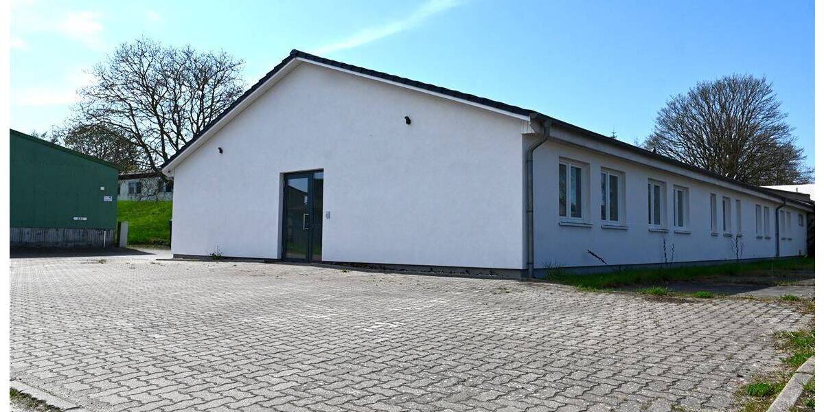 Gewerbeobjekt Stralsund Franken Mitte - 4 Zimmer, 175 m&sup2;, 1.450&euro; | Angebot:25663901
