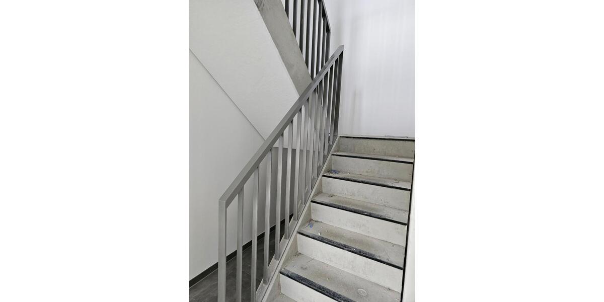 Etagenwohnung Stralsund - 4 Zimmer, 95 m&sup2;, 1.200&euro; | Angebot:25963471