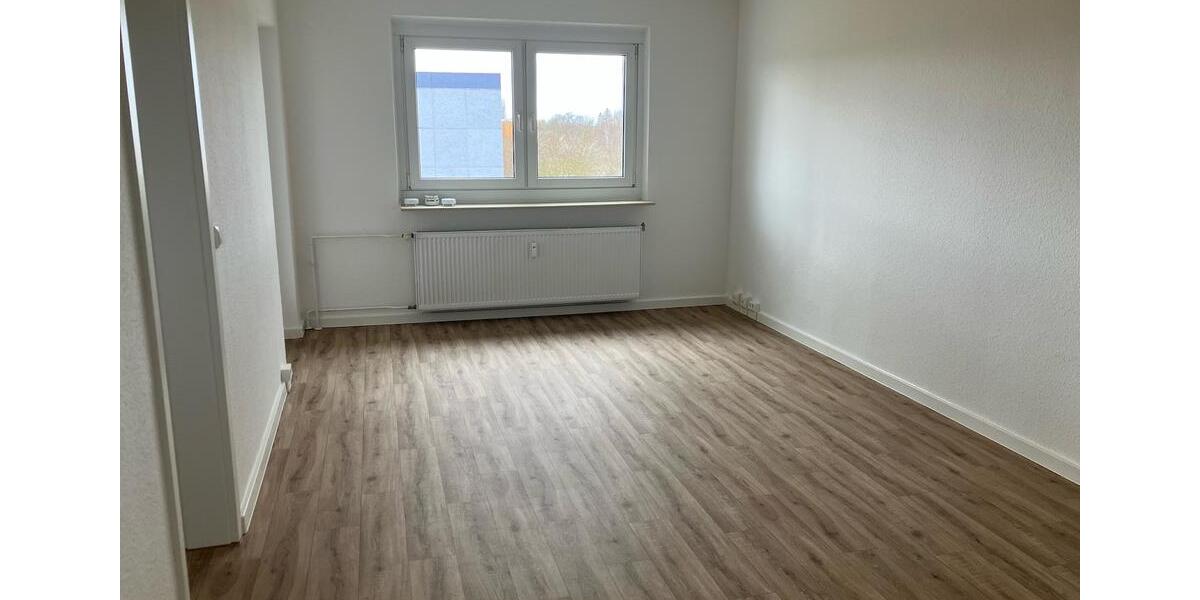 Etagenwohnung Stralsund Langendorfer Berg - 3 Zimmer, 66 m&sup2;, 400&euro; | Angebot:25962489