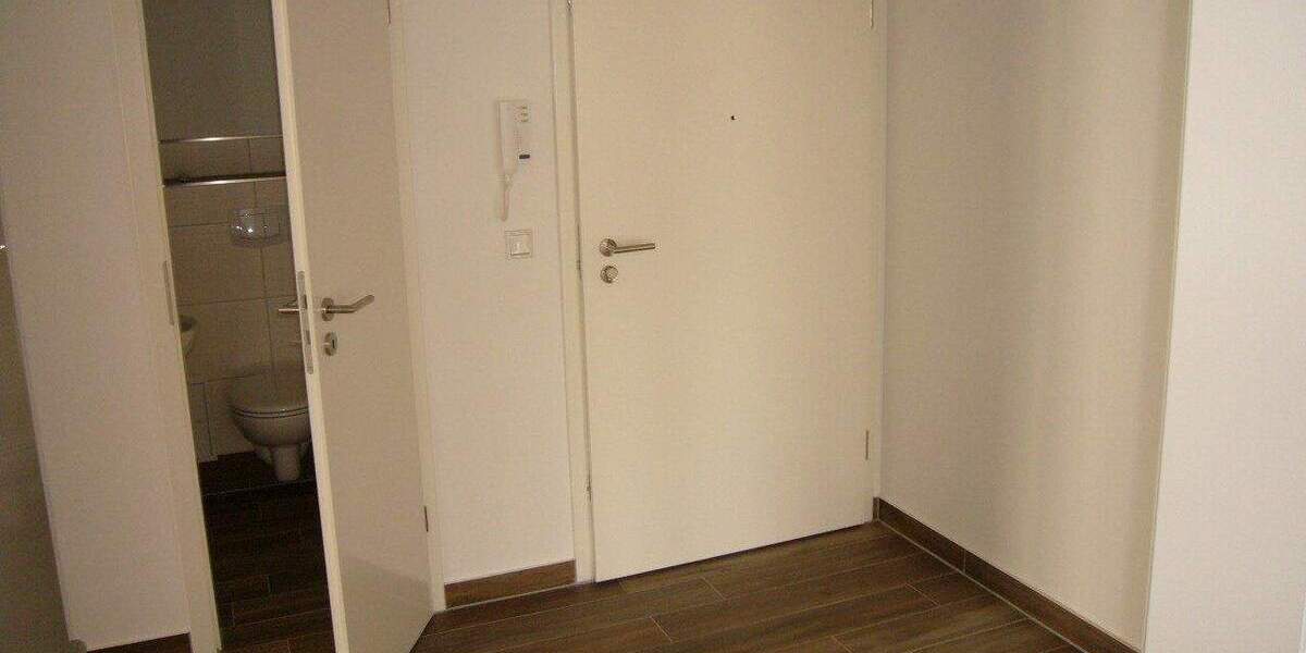 Etagenwohnung Stralsund Tribseer - 3 Zimmer, 90 m&sup2;, 1.170&euro; | Angebot:26105552