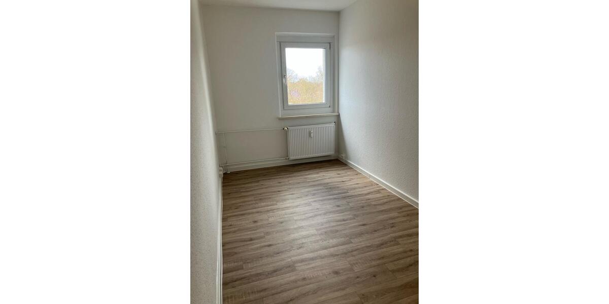 Etagenwohnung Stralsund Langendorfer Berg - 3 Zimmer, 66 m&sup2;, 400&euro; | Angebot:25962489