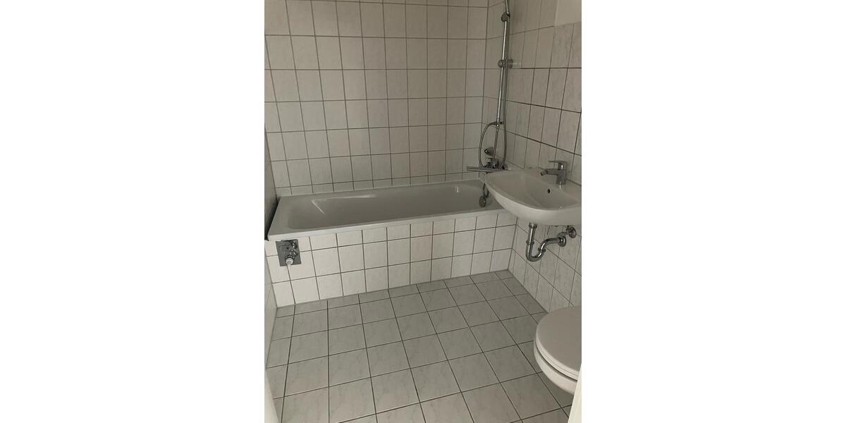 Etagenwohnung Stralsund Langendorfer Berg - 3 Zimmer, 66 m&sup2;, 400&euro; | Angebot:25962489