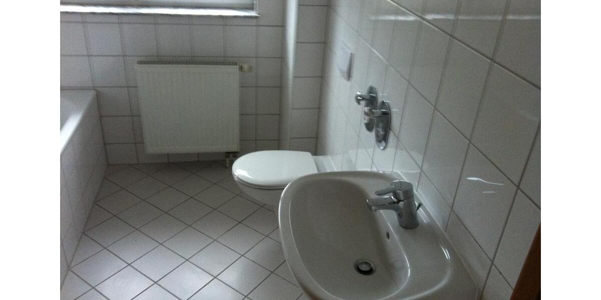 Etagenwohnung Stralsund - 3 Zimmer, 87 m&sup2;, 1.050&euro; | Angebot:25901351