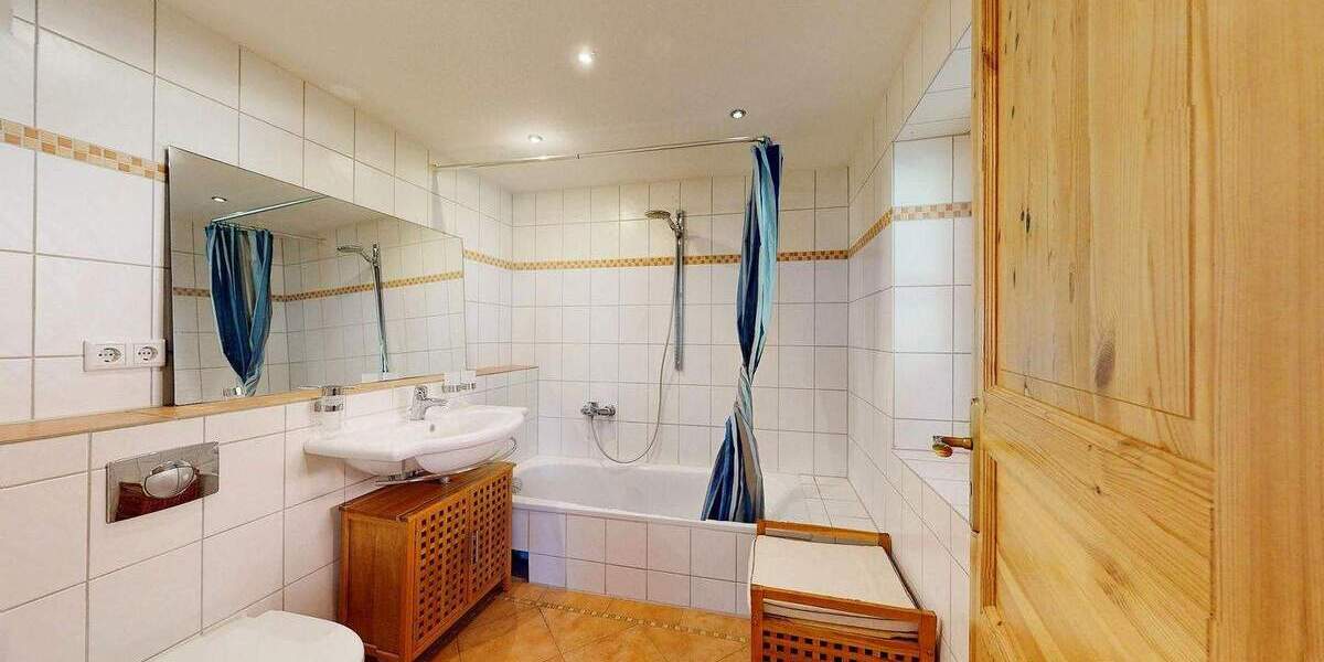 Mehrfamilienhaus, Wohnhaus Schaprode Poggenhof - 8 Zimmer, 178 m&sup2;, 475.000&euro; | Angebot:25708599