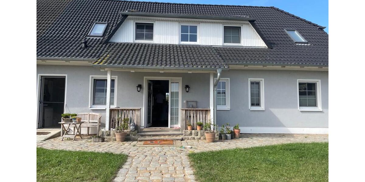 Doppelhaushälfte Gingst - 5 Zimmer, 230 m&sup2;, 1.450&euro; | Angebot:26356300