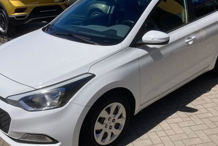 Hyundai i20 74.007 km 6.995 &euro; Bergen 18528