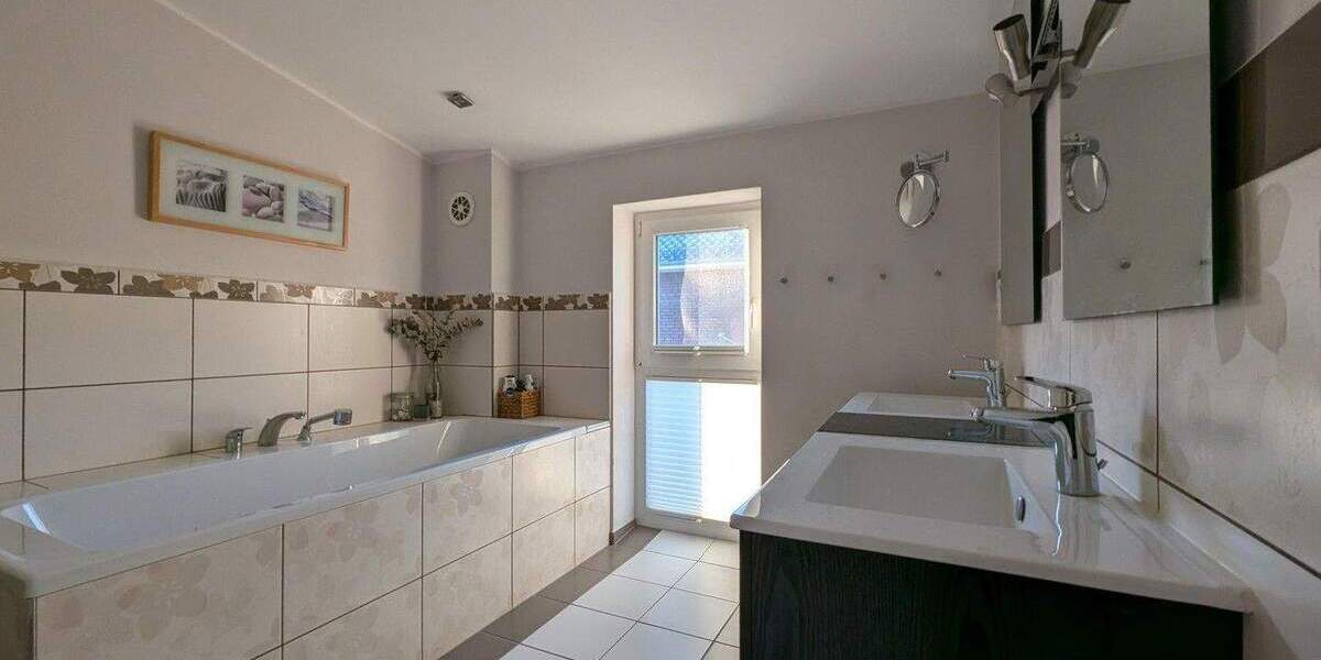 Einfamilienhaus Pantelitz - 6 Zimmer, 180 m&sup2;, 599.000&euro; | Angebot:25657311