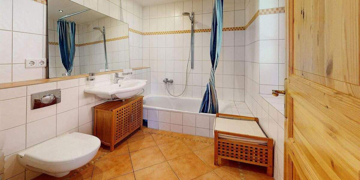 Mehrfamilienhaus, Wohnhaus Schaprode Poggenhof - 8 Zimmer, 178 m&sup2;, 475.000&euro; | Angebot:25708596