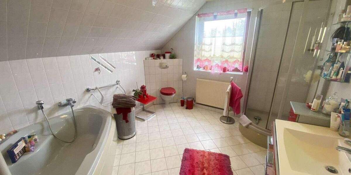 Einfamilienhaus Splietsdorf - 7 Zimmer, 220 m&sup2;, 330.000&euro; | Angebot:25668637