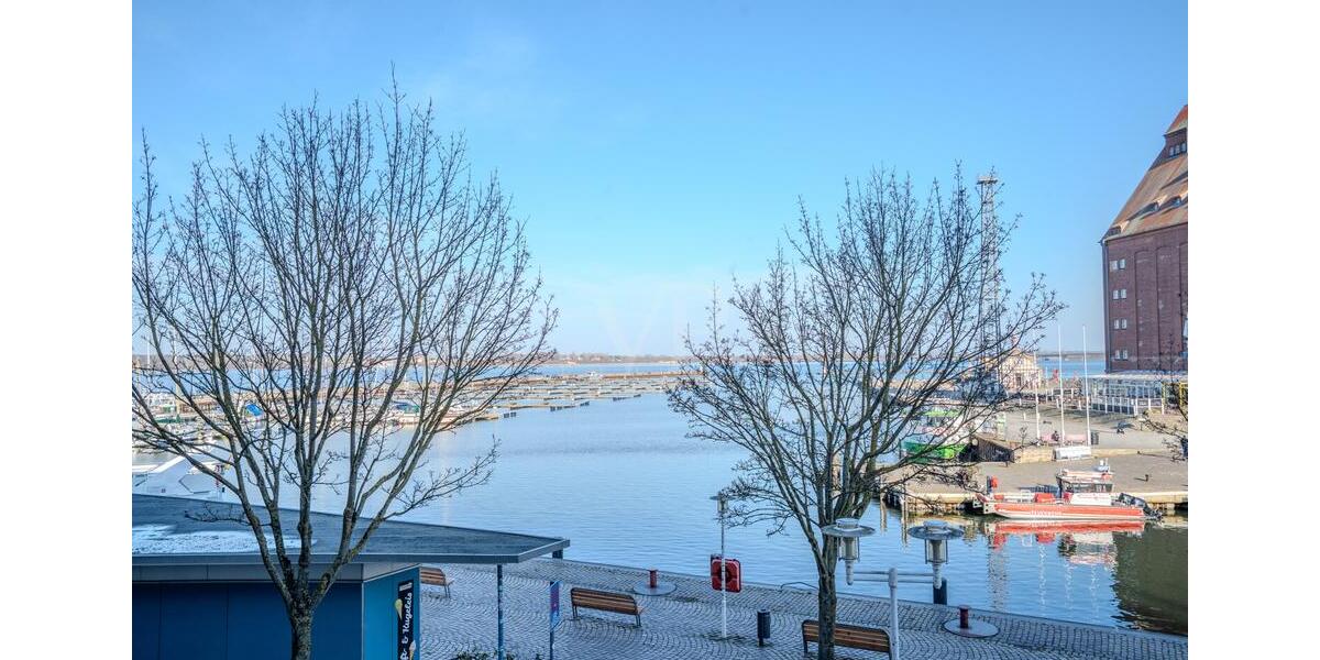 Etagenwohnung Stralsund - 5 Zimmer, 142 m&sup2;, 1.495&euro; | Angebot:24795712