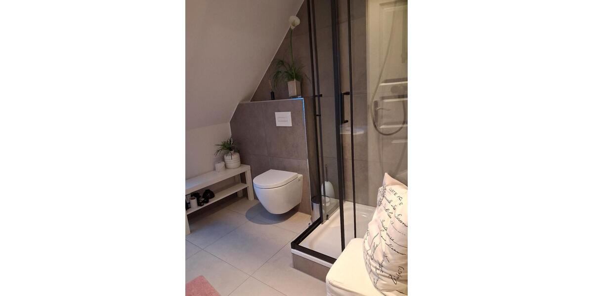 Dachgeschoßwohnung Gingst - 2 Zimmer, 45 m&sup2;, 720&euro; | Angebot:25341423