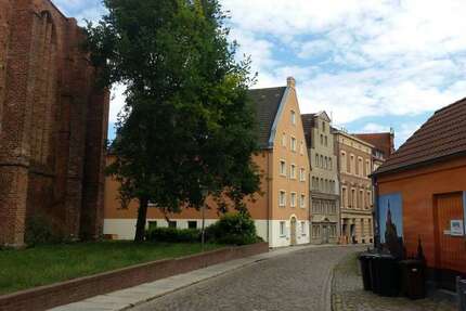 Wohnung Stralsund Altstadt - 4 Zimmer, 96 m&sup2;, 650&euro; | Angebot:26119802
