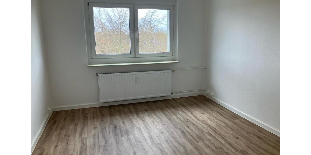 Etagenwohnung Stralsund Langendorfer Berg - 3 Zimmer, 66 m&sup2;, 400&euro; | Angebot:25962489