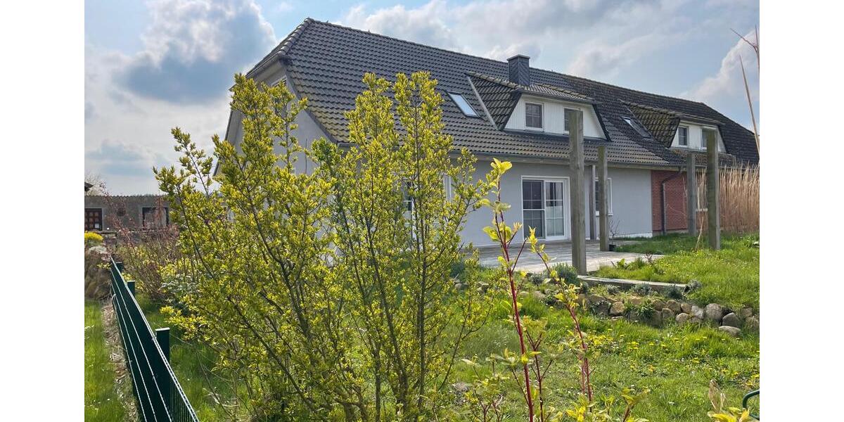 Doppelhaushälfte Gingst - 5 Zimmer, 230 m&sup2;, 1.450&euro; | Angebot:26356300