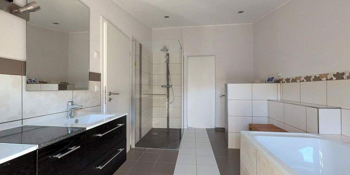 Einfamilienhaus Pantelitz - 6 Zimmer, 180 m&sup2;, 599.000&euro; | Angebot:25657311