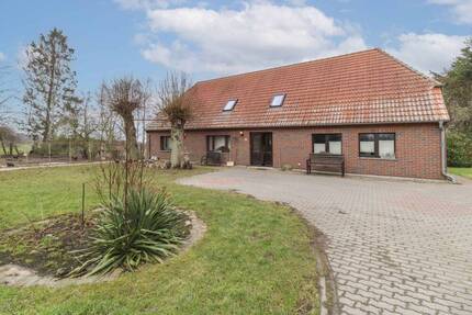 Haus Süderholz Behnkenhagen - 8 Zimmer, 226 m&sup2;, 299.000&euro; | Angebot:26717616