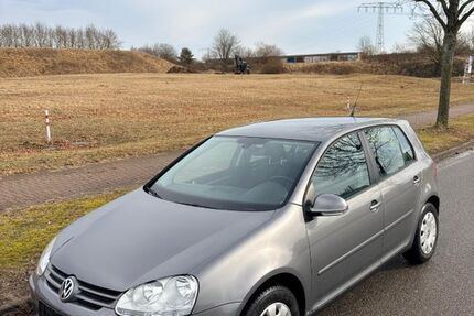 VW Golf 237.000 km 2.350 &euro; Parchtitz 18528