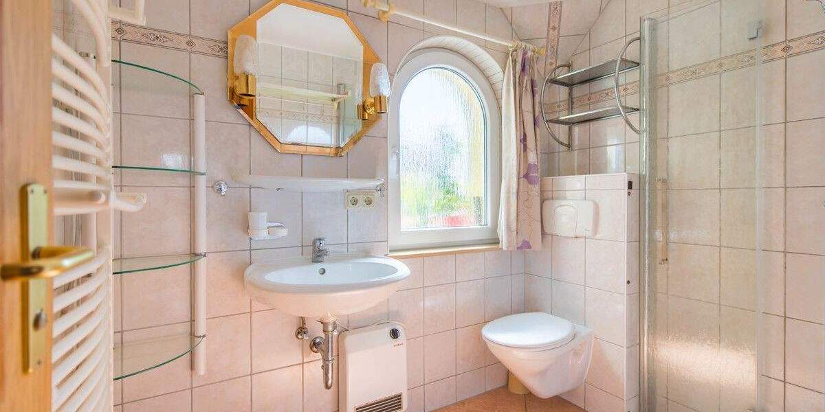 Mehrfamilienhaus, Wohnhaus Putbus / Lauterbach Lauterbach - 9 Zimmer, 238 m&sup2;, 498.000&euro; | Angebot:25683466