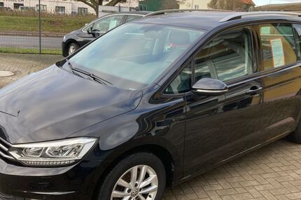 VW Touran 139.595 km 18.850 &euro; Bergen 18528