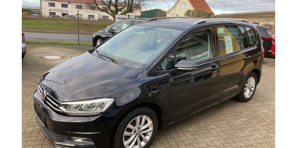 VW Touran 139.595 km 18.850 &euro; Bergen 18528