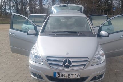 Mercedes-Benz B 180 45.450 km 9.900 &euro; Putbus 18581