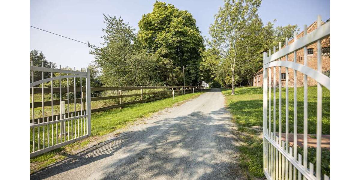 Einfamilienhaus Bergen auf Rügen - 13 Zimmer, 382 m&sup2;, 2.000.000&euro; | Angebot:24343126