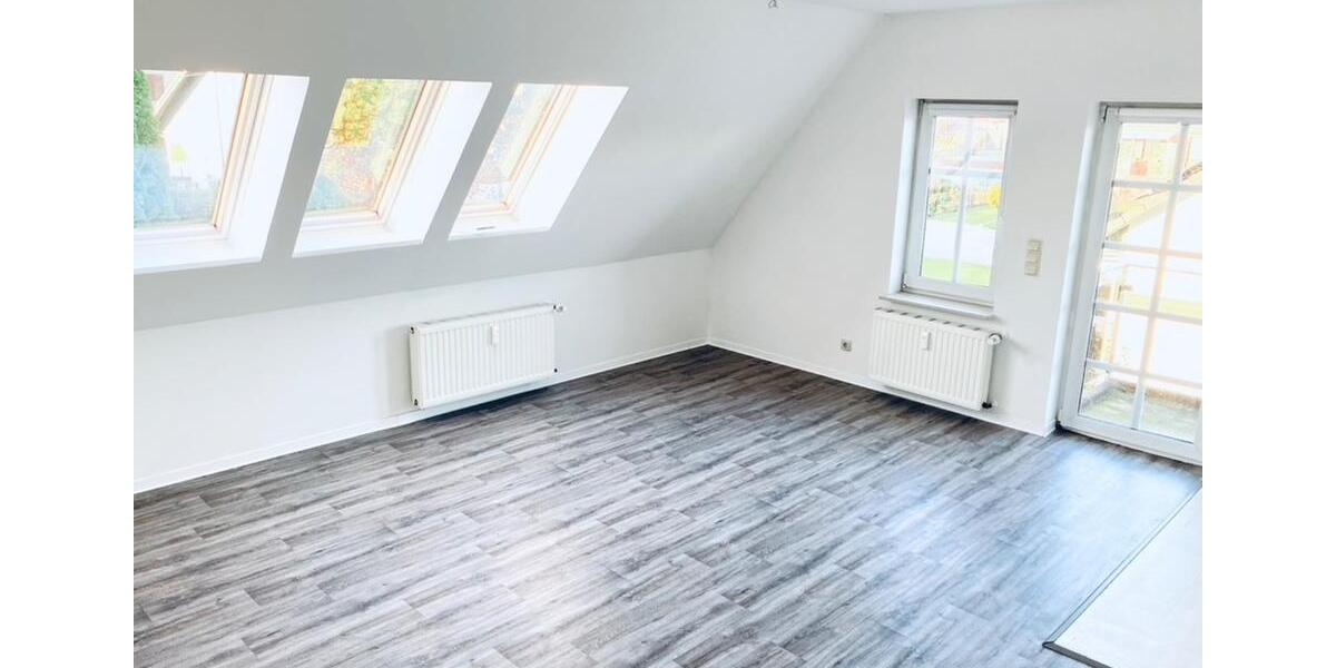 Dachgeschoßwohnung Samtens - 2 Zimmer, 39 m&sup2;, 330&euro; | Angebot:25539779