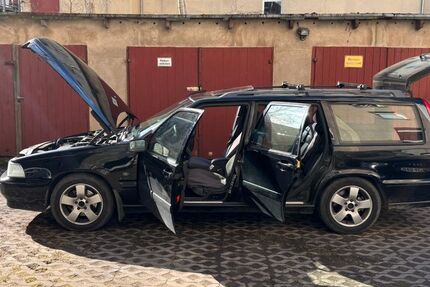 Volvo V70 333.000 km 2.800 &euro; Kramerhof OT Parow 18445