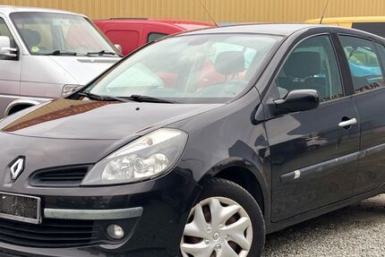 Renault Clio 127.479 km 2.999 &euro; Stralsund 18437