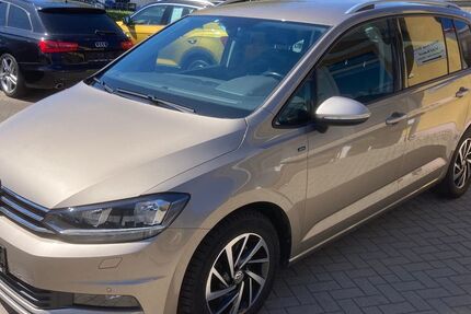 VW Touran 111.077 km 15.990 &euro; Bergen 18528