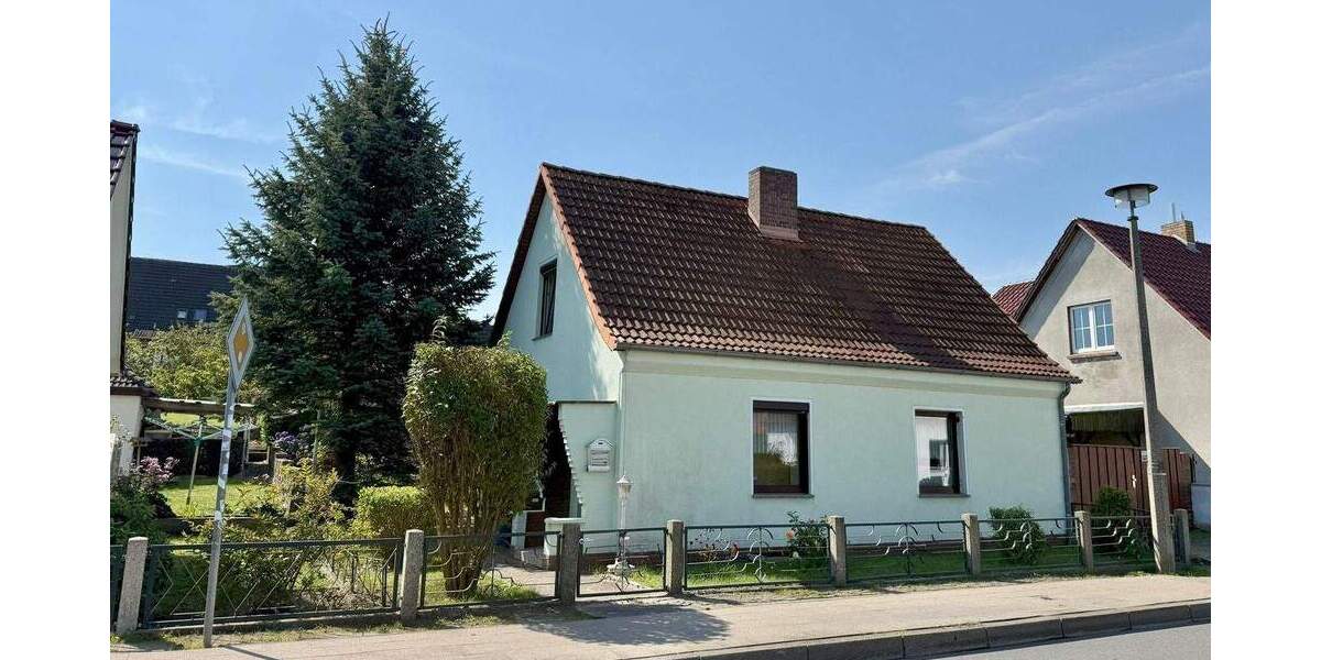 Einfamilienhaus Bergen auf Rügen Bergen - 4 Zimmer, 85 m&sup2;, 125.000&euro; | Angebot:25880690