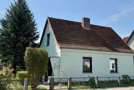 Haus Bergen auf Rügen Bergen - 4 Zimmer, 85 m&sup2;, 125.000&euro; | Angebot:25880690