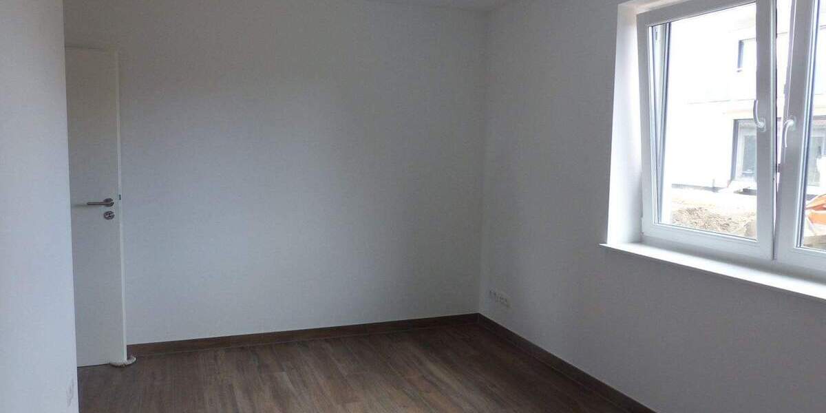 Etagenwohnung Stralsund Tribseer - 3 Zimmer, 90 m&sup2;, 1.170&euro; | Angebot:26105552