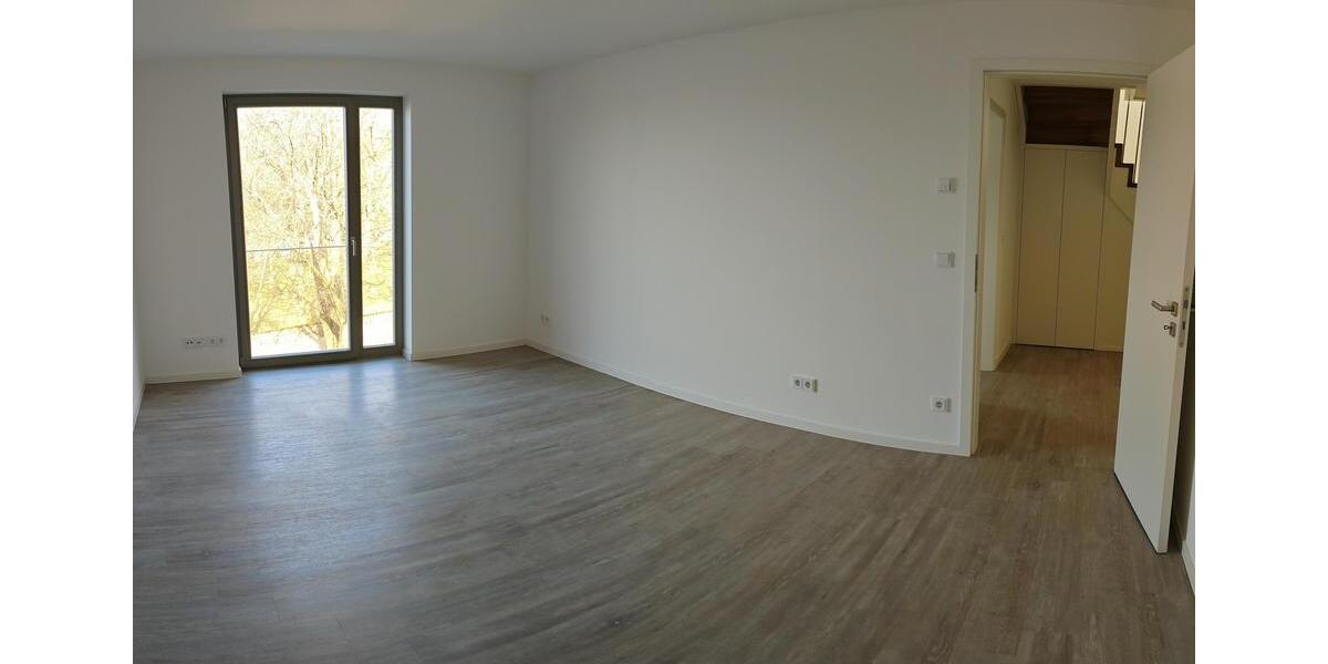 Etagenwohnung Stralsund - 3 Zimmer, 118 m&sup2;, 1.750&euro; | Angebot:26004976