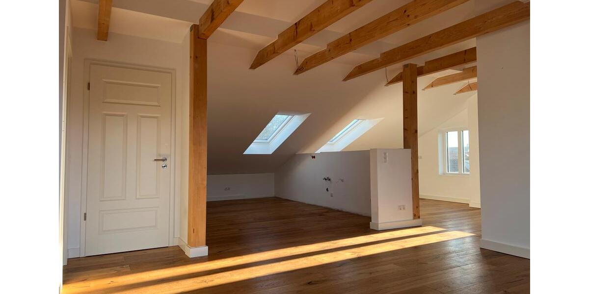 Dachgeschoßwohnung Putbus - 3 Zimmer, 104 m&sup2;, 1.250&euro; | Angebot:23246235