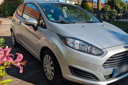 Ford Fiesta 74.000 km 3.600 &euro; Stralsund 18439