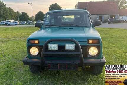 Lada Niva 89.000 km 5.600 &euro; Grimmen 18507