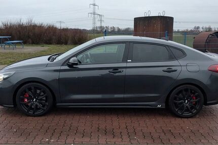 Hyundai i30 57.300 km 24.700 &euro; Bergen 18528