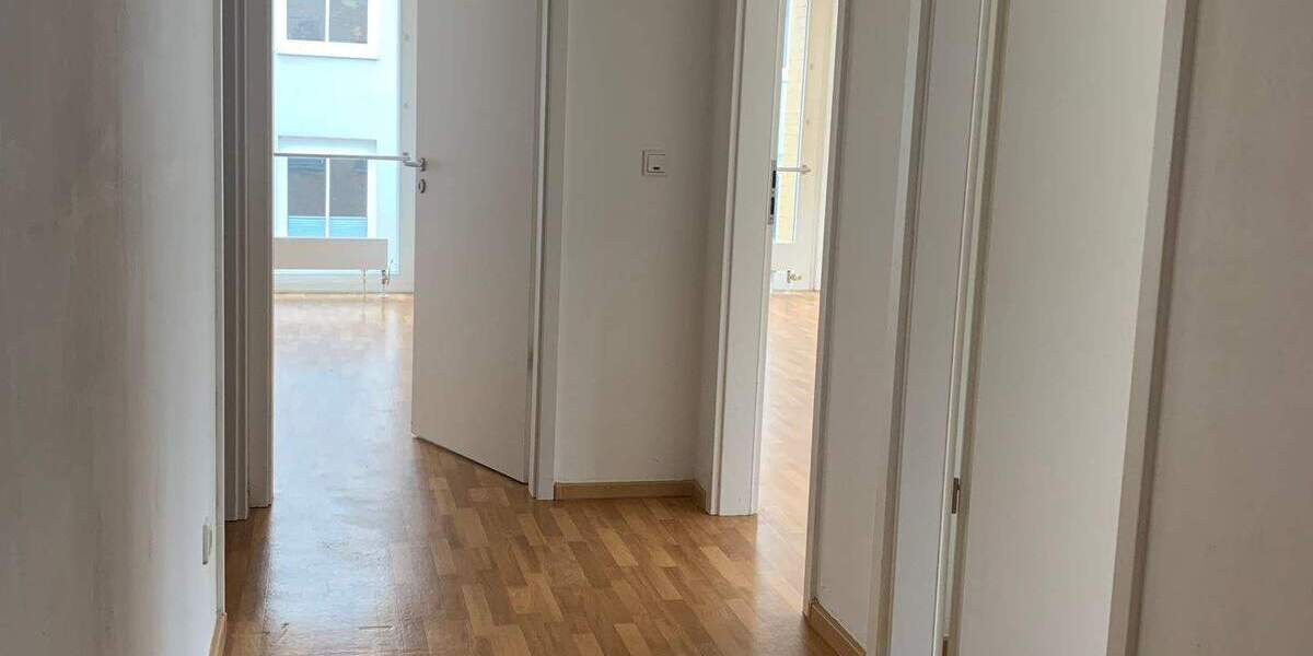 Etagenwohnung Stralsund Altstadt - 2 Zimmer, 72 m&sup2;, 720&euro; | Angebot:25682079