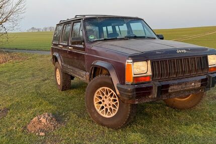 Jeep Cherokee 319.000 km 5.495 &euro; Klausdorf 18445