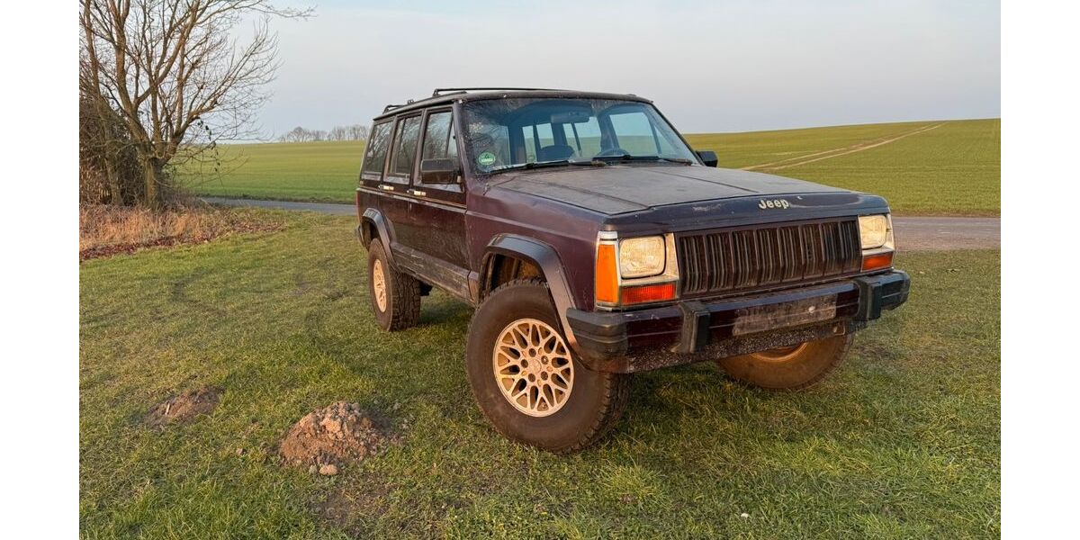 Jeep Cherokee 319.000 km 5.495 &euro; Klausdorf 18445